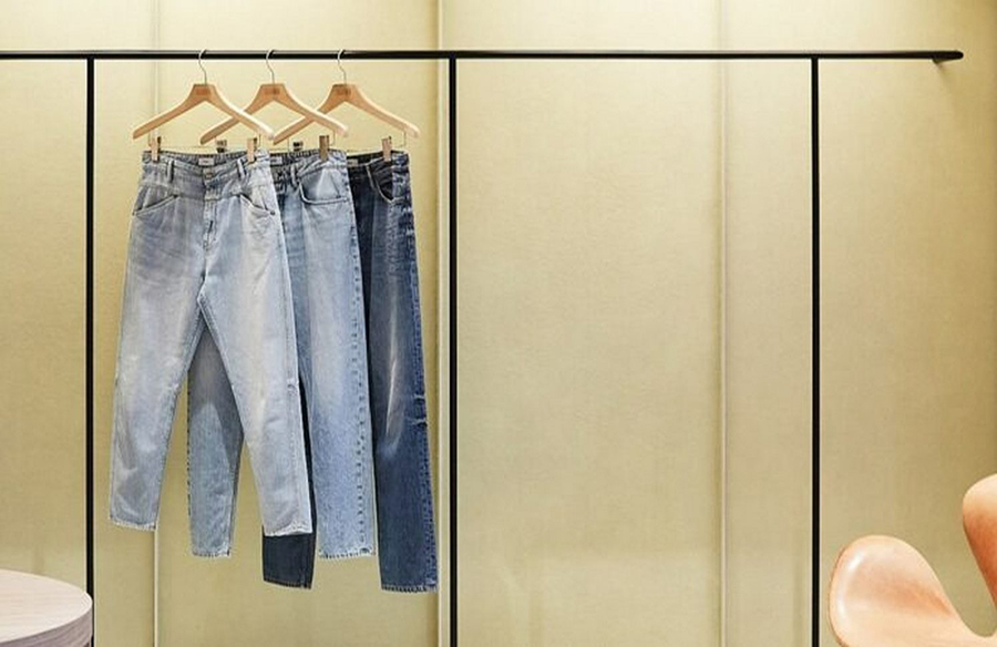 Mastering the Art of Washing Jeans: Tips & Tricks for Denim Care